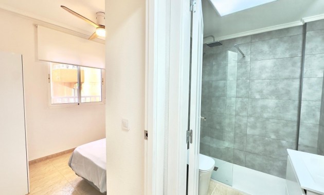 Sale - Apartment / flat -
Torrevieja - Centro