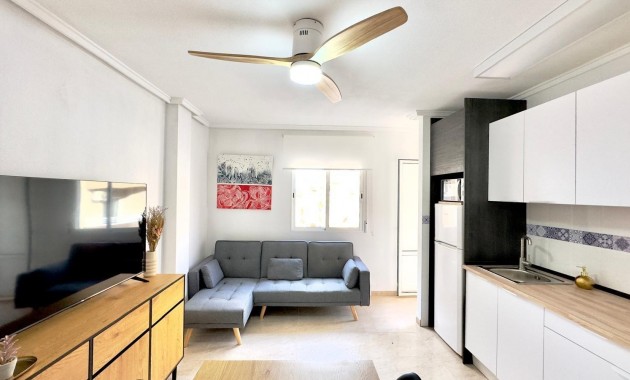 Sale - Apartment / flat -
Torrevieja - Centro