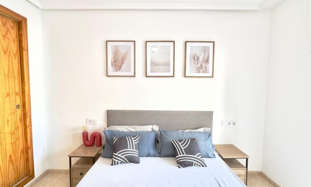 Sale - Apartment / flat -
Torrevieja - Centro