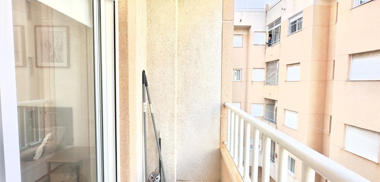Sale - Apartment / flat -
Torrevieja - Centro