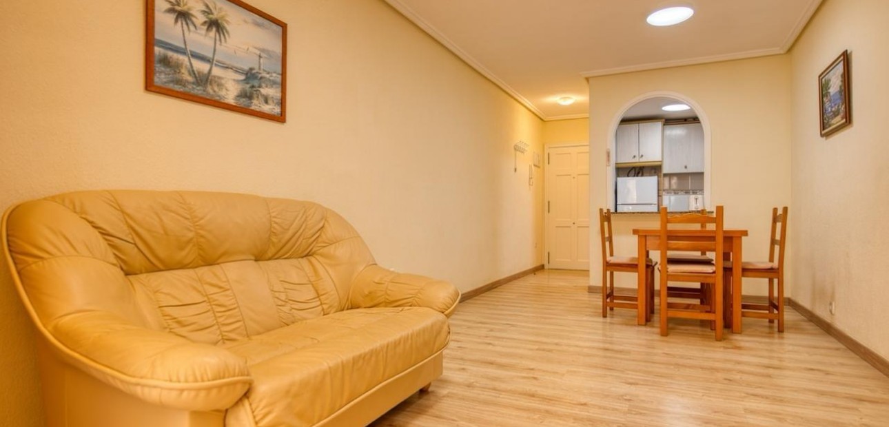 Herverkoop - Appartement / flat -
Torrevieja - Centro