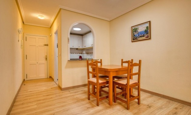 Herverkoop - Appartement / flat -
Torrevieja - Centro