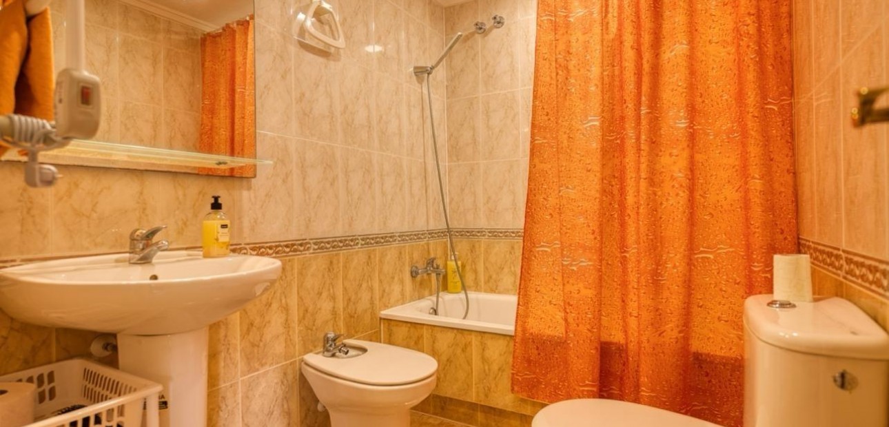 Herverkoop - Appartement / flat -
Torrevieja - Centro