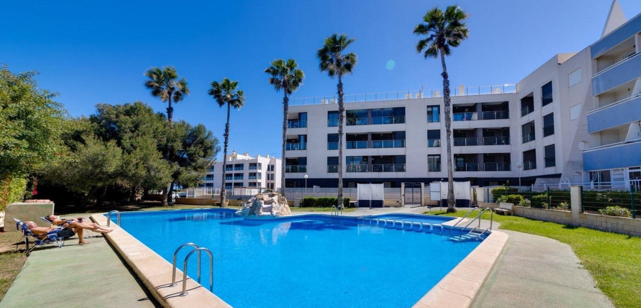 Sale - Apartment / flat -
Torrevieja - La Mata pueblo