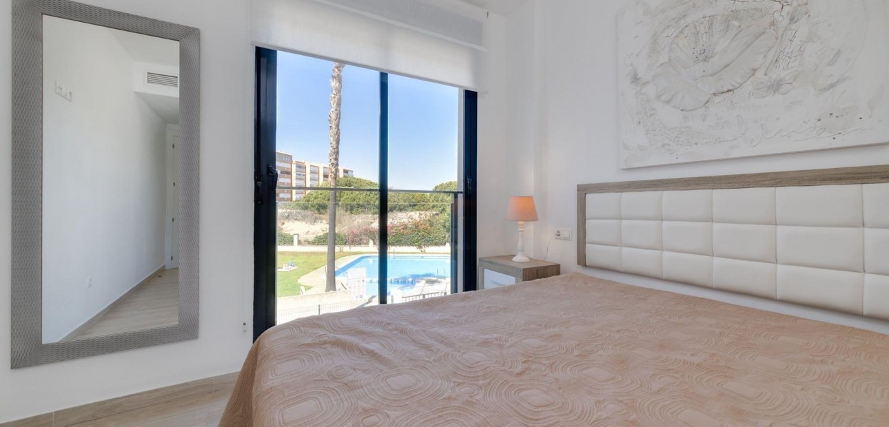 Sale - Apartment / flat -
Torrevieja - La Mata pueblo