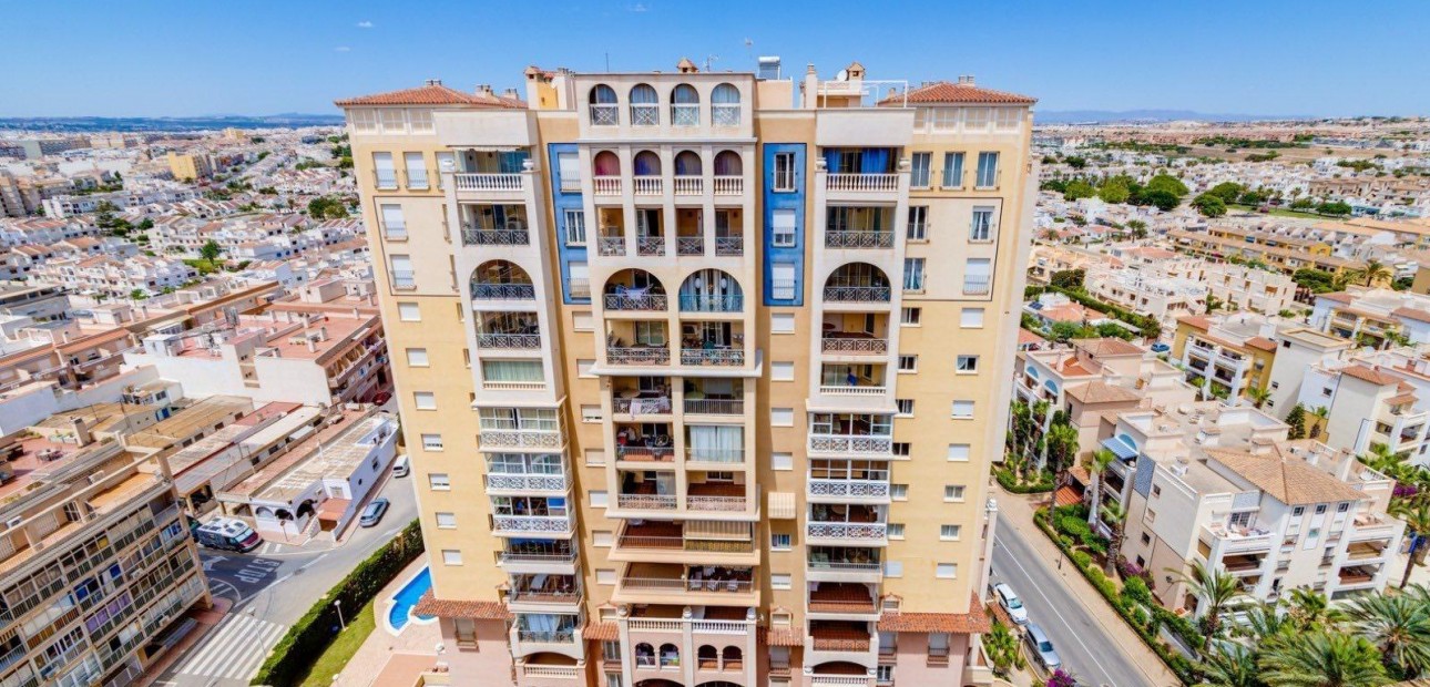 Sale - Apartment / flat -
Torrevieja - Torrejón