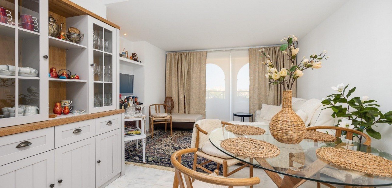 Sale - Apartment / flat -
Torrevieja - Torrejón