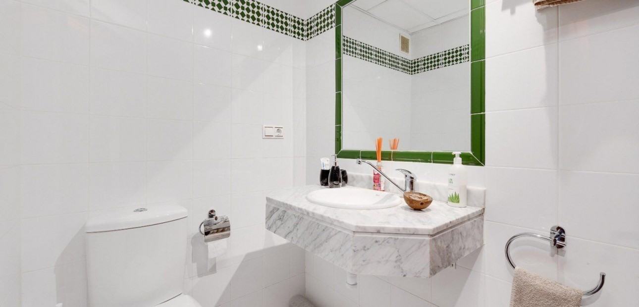 Sale - Apartment / flat -
Torrevieja - Torrejón