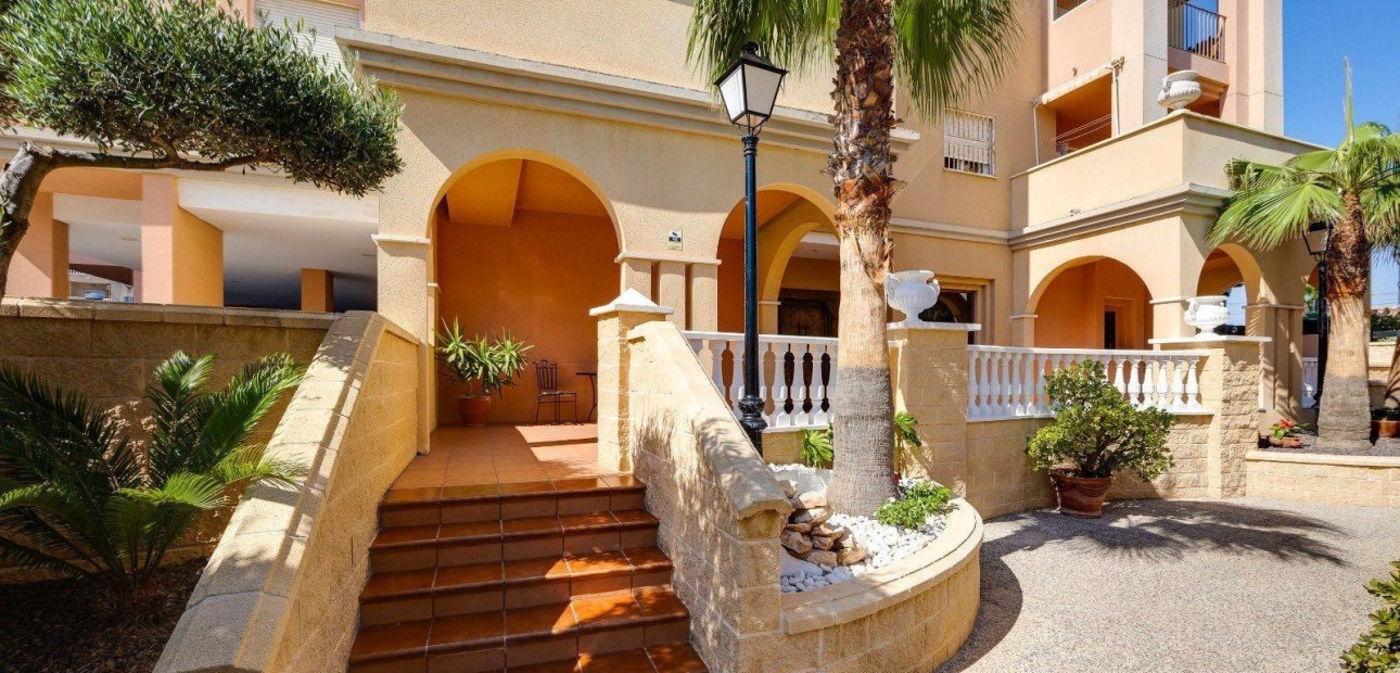 Sale - Apartment / flat -
Torrevieja - Torrejón