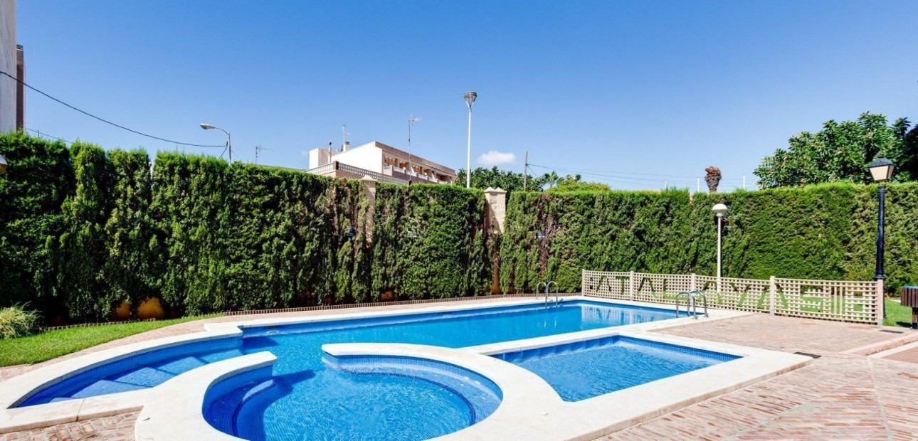 Sale - Apartment / flat -
Torrevieja - Torrejón