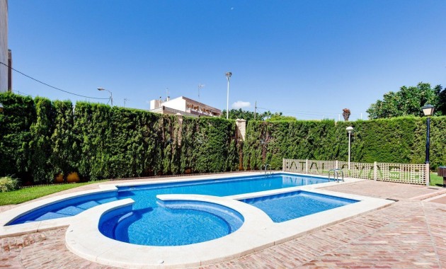 Sale - Apartment / flat -
Torrevieja - Torrejón