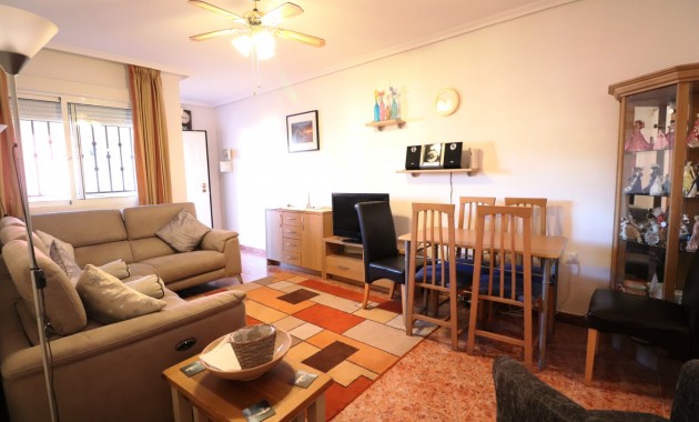 Venta - Apartamento / piso -
Los Montesinos - La Herrada