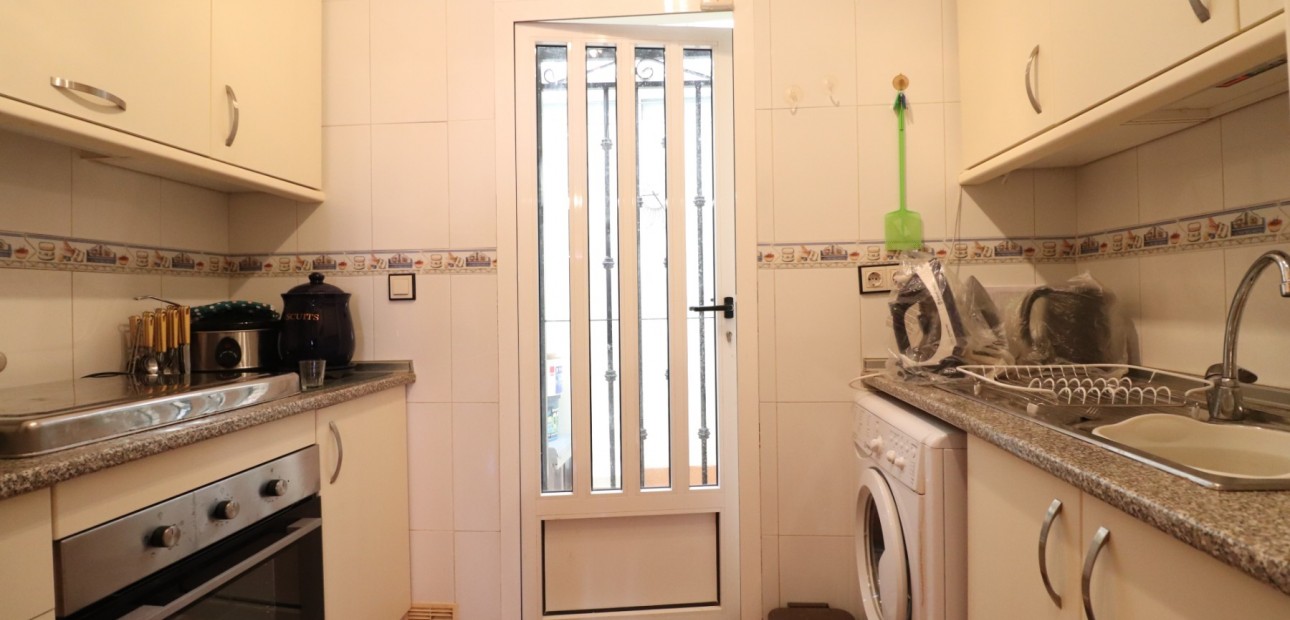 Venta - Apartamento / piso -
Los Montesinos - La Herrada