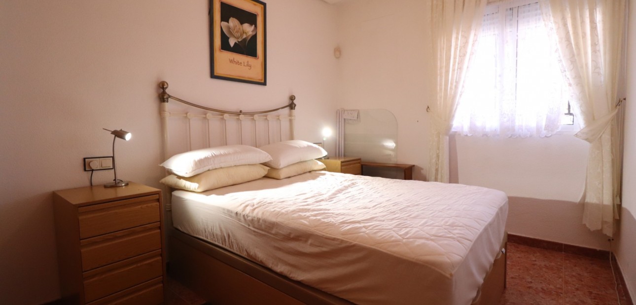 Venta - Apartamento / piso -
Los Montesinos - La Herrada