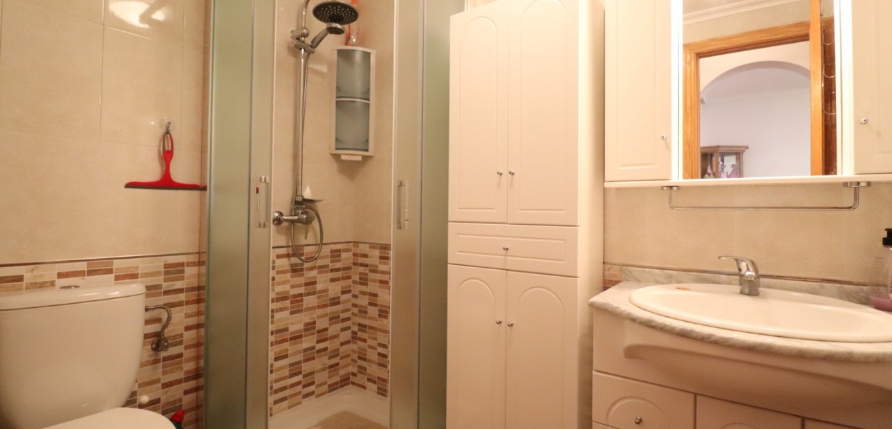 Venta - Apartamento / piso -
Los Montesinos - La Herrada