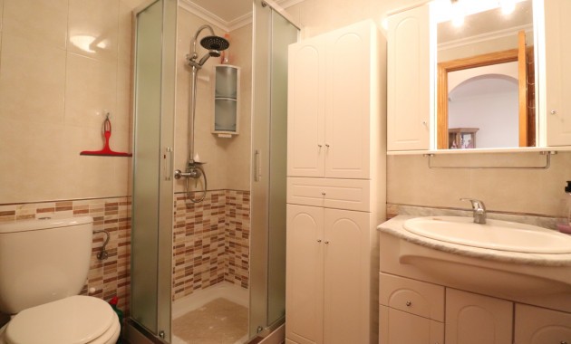 Venta - Apartamento / piso -
Los Montesinos - La Herrada