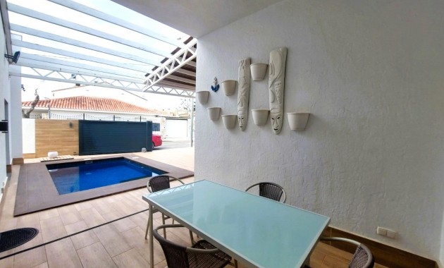 Venta - Villa -
Pilar de la Horadada - Torre de la Horadada