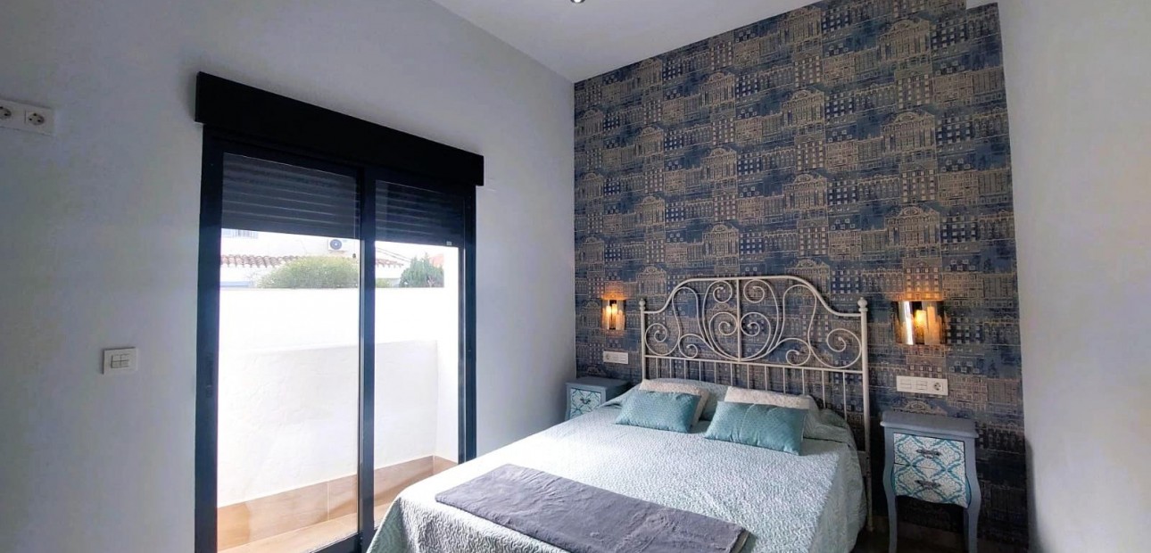 Venta - Villa -
Pilar de la Horadada - Torre de la Horadada