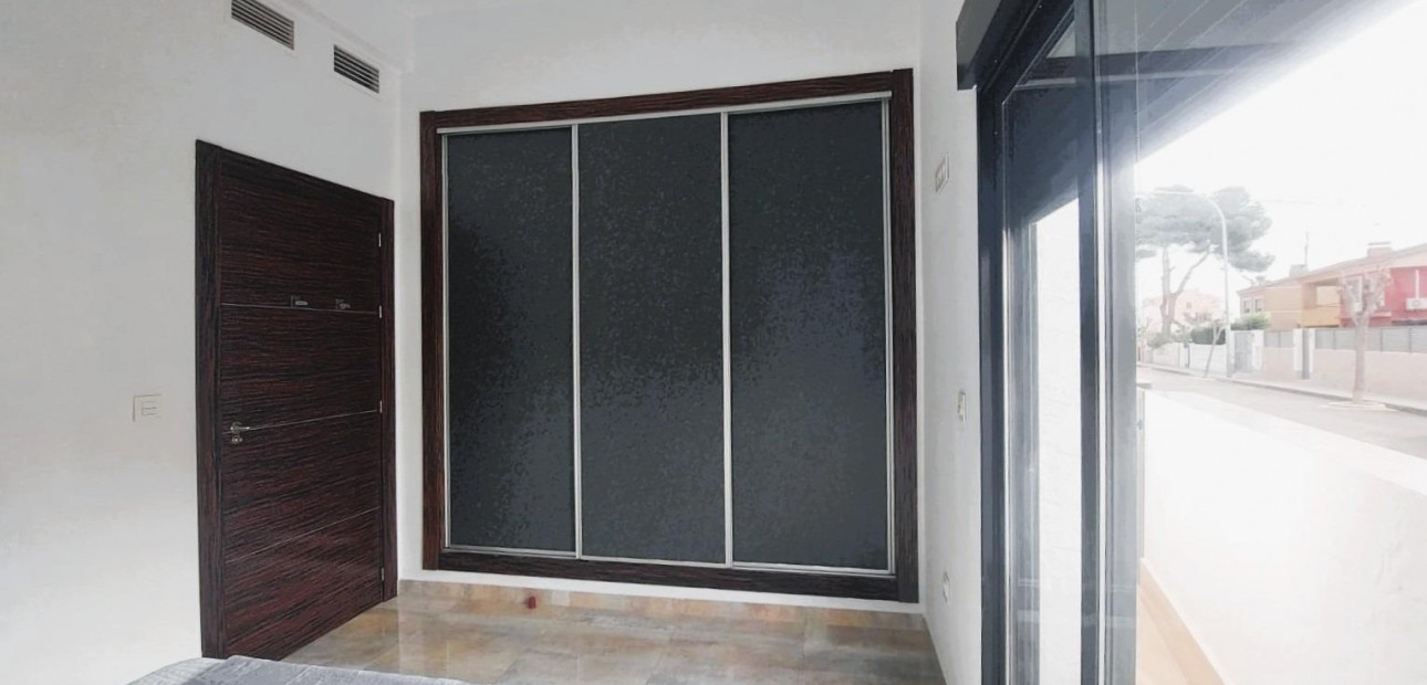 Venta - Villa -
Pilar de la Horadada - Torre de la Horadada