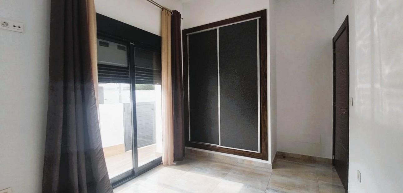 Venta - Villa -
Pilar de la Horadada - Torre de la Horadada