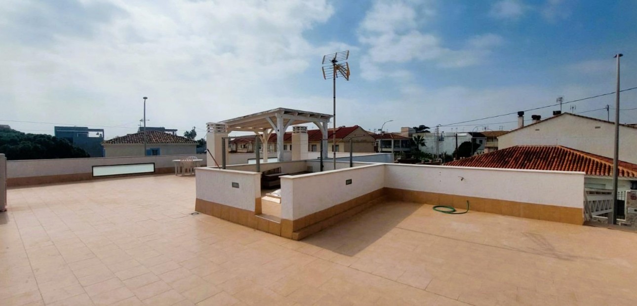 Venta - Villa -
Pilar de la Horadada - Torre de la Horadada