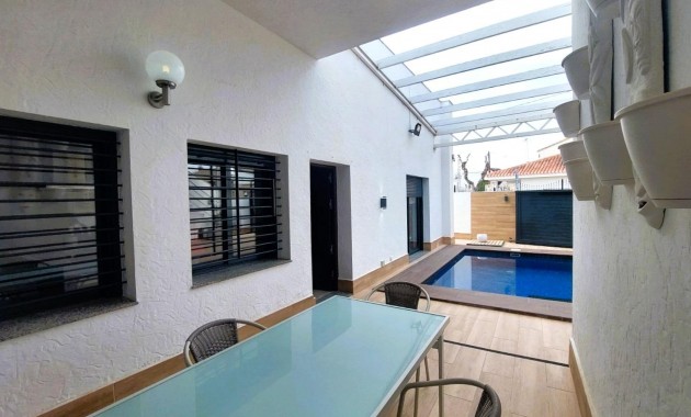 Venta - Villa -
Pilar de la Horadada - Torre de la Horadada