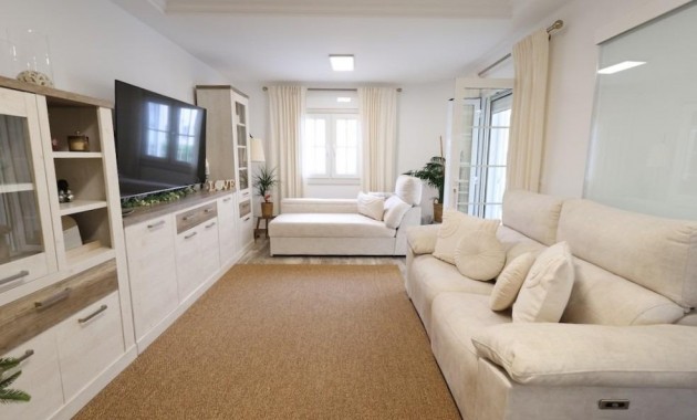 Venta - Villa -
San Miguel de Salinas - Las filipinas