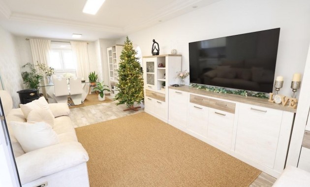 Venta - Villa -
San Miguel de Salinas - Las filipinas