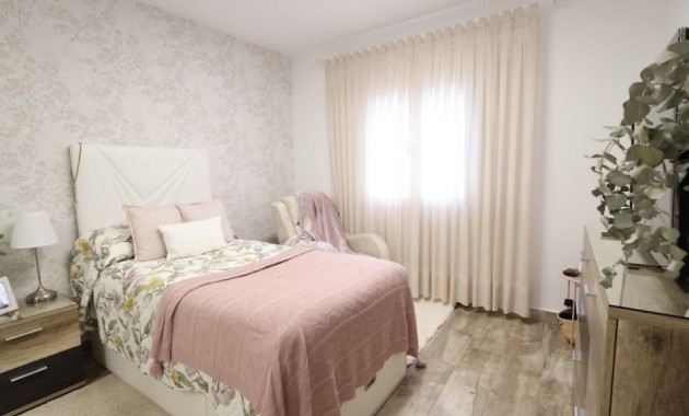 Venta - Villa -
San Miguel de Salinas - Las filipinas