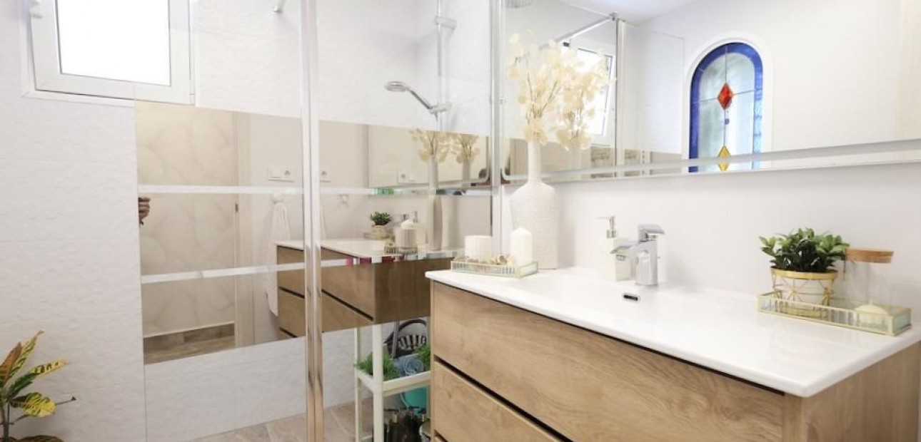 Venta - Villa -
San Miguel de Salinas - Las filipinas