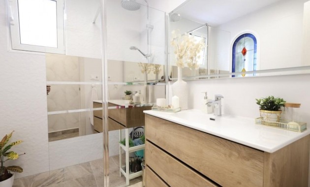 Venta - Villa -
San Miguel de Salinas - Las filipinas