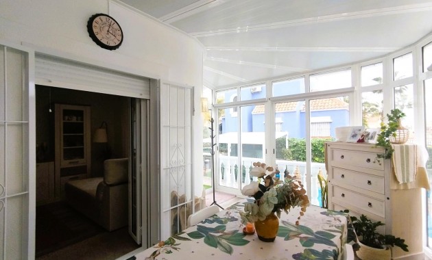 Venta - Villa -
San Miguel de Salinas - Las filipinas