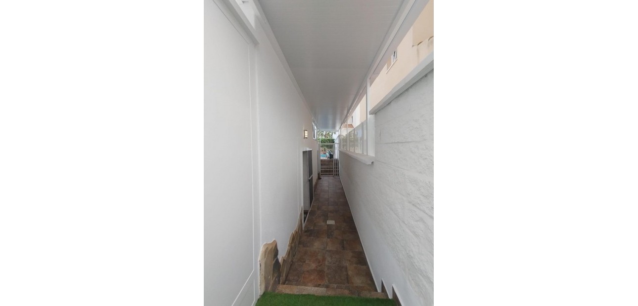 Venta - Villa -
San Miguel de Salinas - Las filipinas