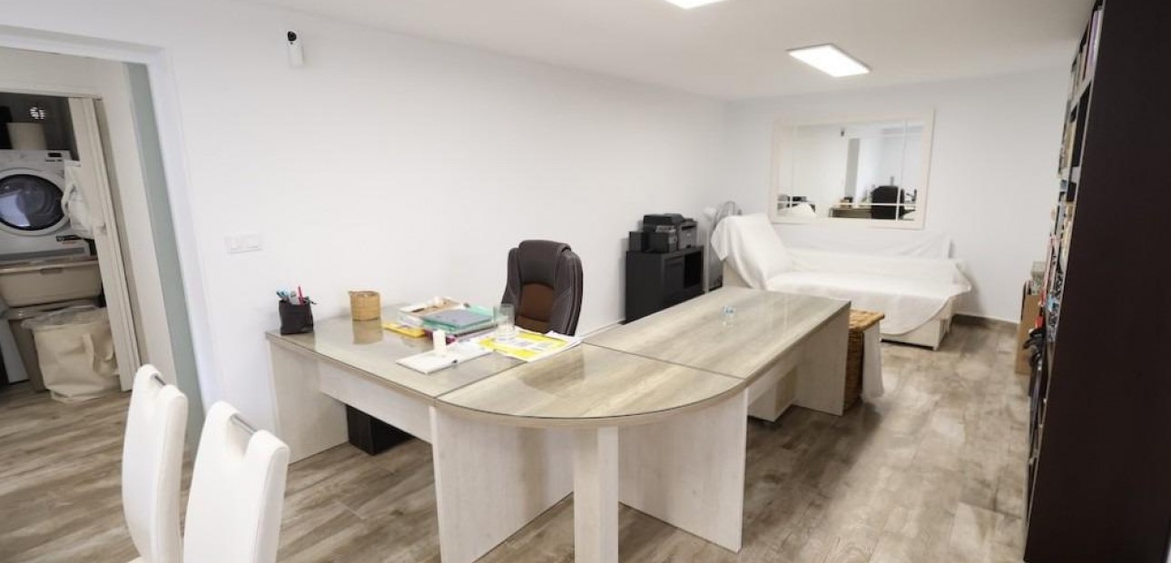 Venta - Villa -
San Miguel de Salinas - Las filipinas