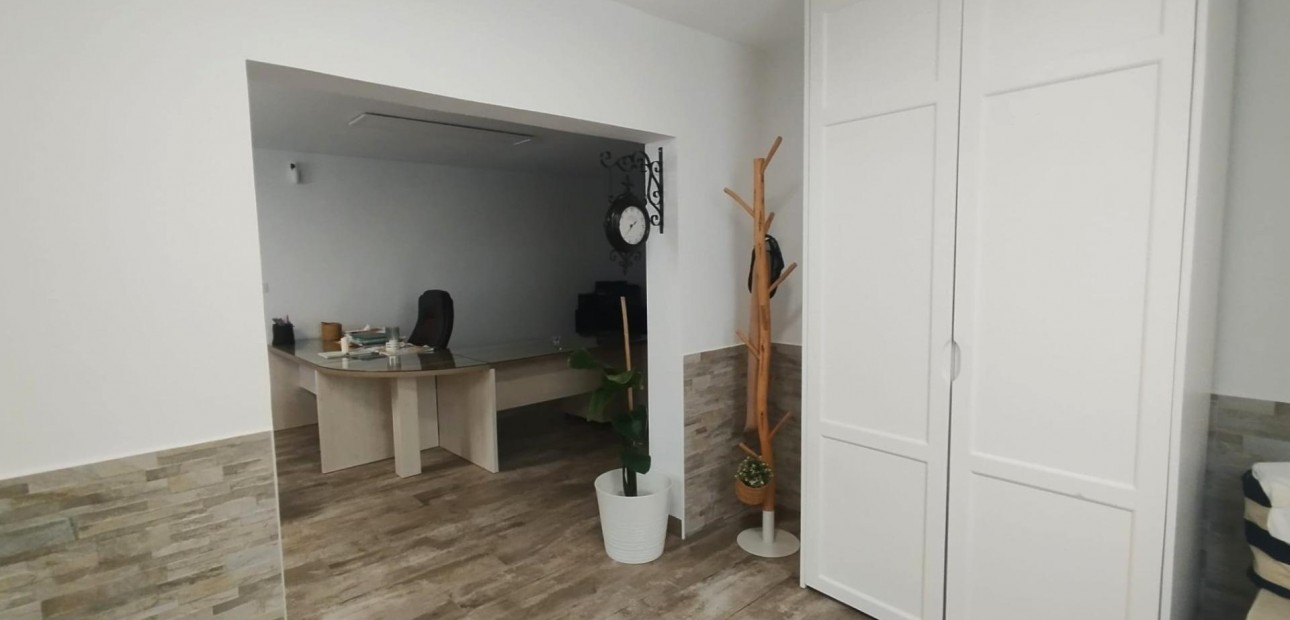 Venta - Villa -
San Miguel de Salinas - Las filipinas