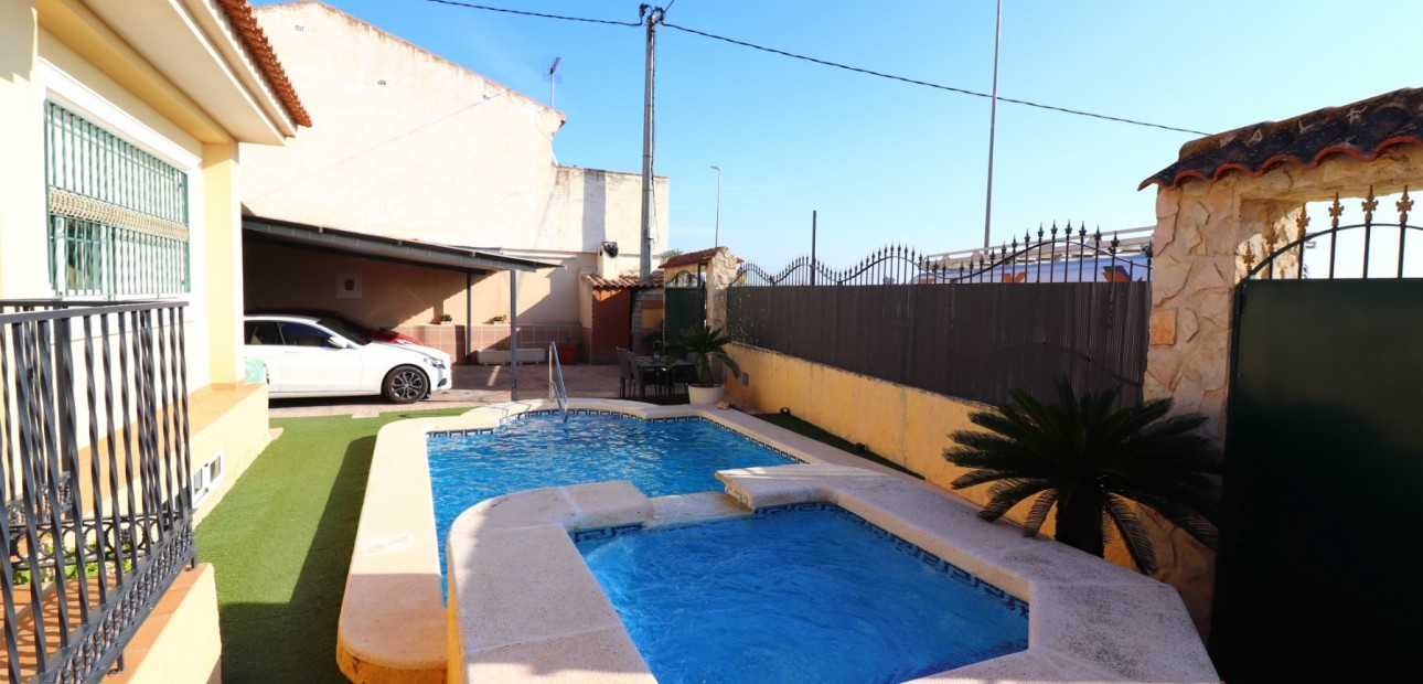 Venta - Detached Villa -
Almoradi - El Saladar