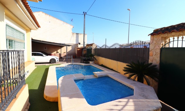 Venta - Detached Villa -
Almoradi - El Saladar