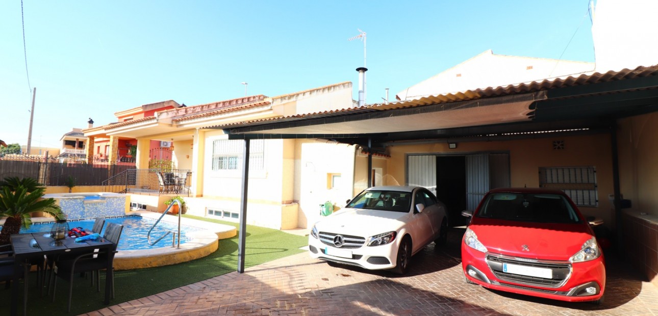Venta - Detached Villa -
Almoradi - El Saladar