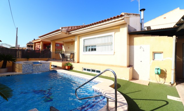 Venta - Detached Villa -
Almoradi - El Saladar