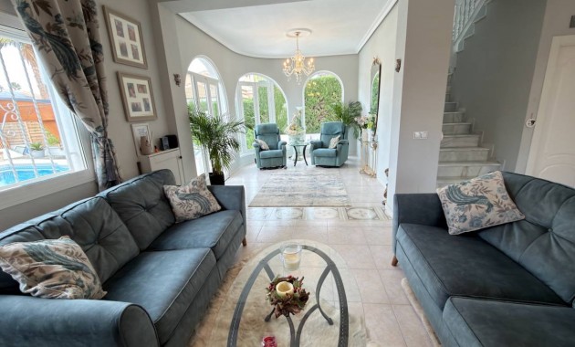 Sale - Villa -
Ciudad Quesada