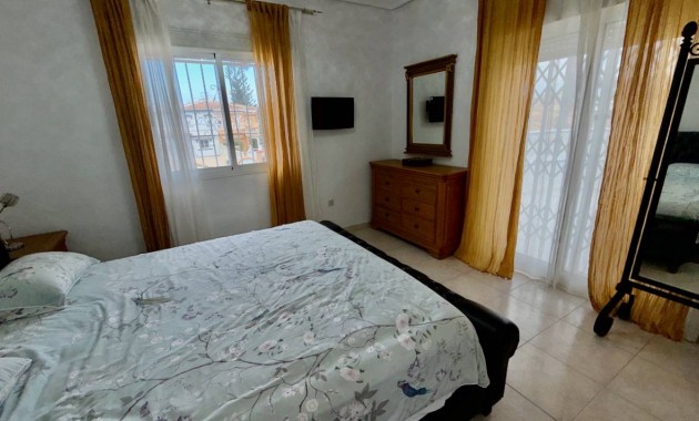 Sale - Villa -
Ciudad Quesada