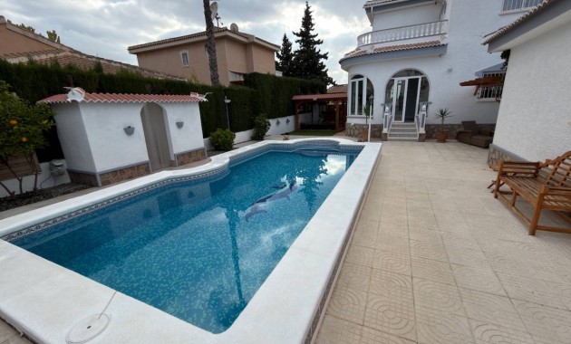 Sale - Villa -
Ciudad Quesada