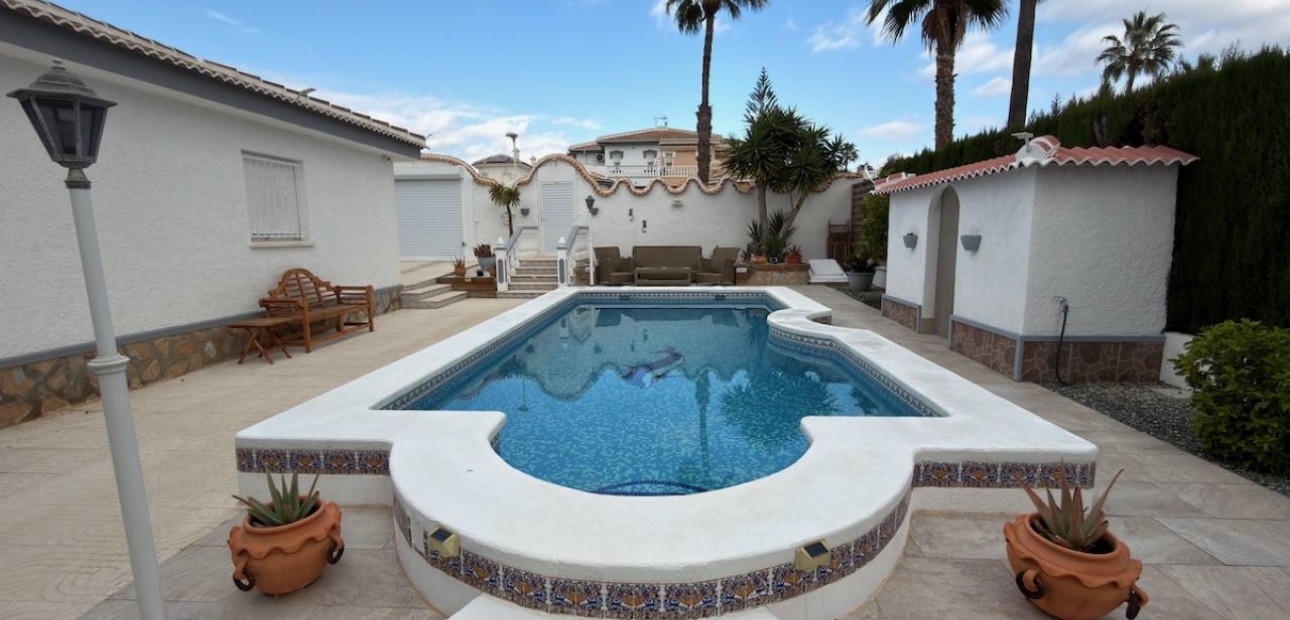 Sale - Villa -
Ciudad Quesada