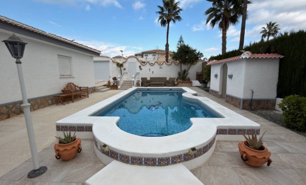 Sale - Villa -
Ciudad Quesada