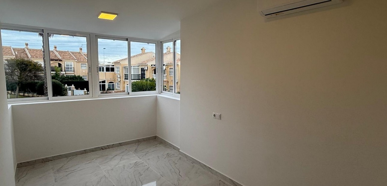 Venta - Duplex -
Torrevieja - Aguas Nuevas