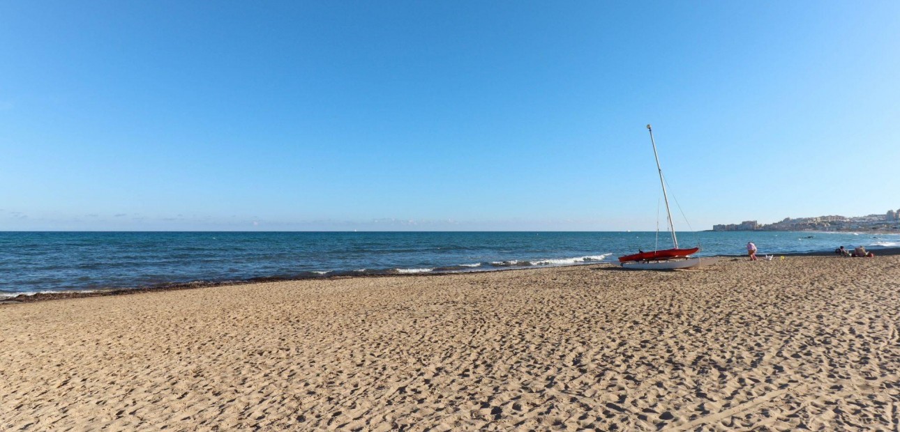 Venta - Apartamento / piso -
Torrevieja - La Mata pueblo