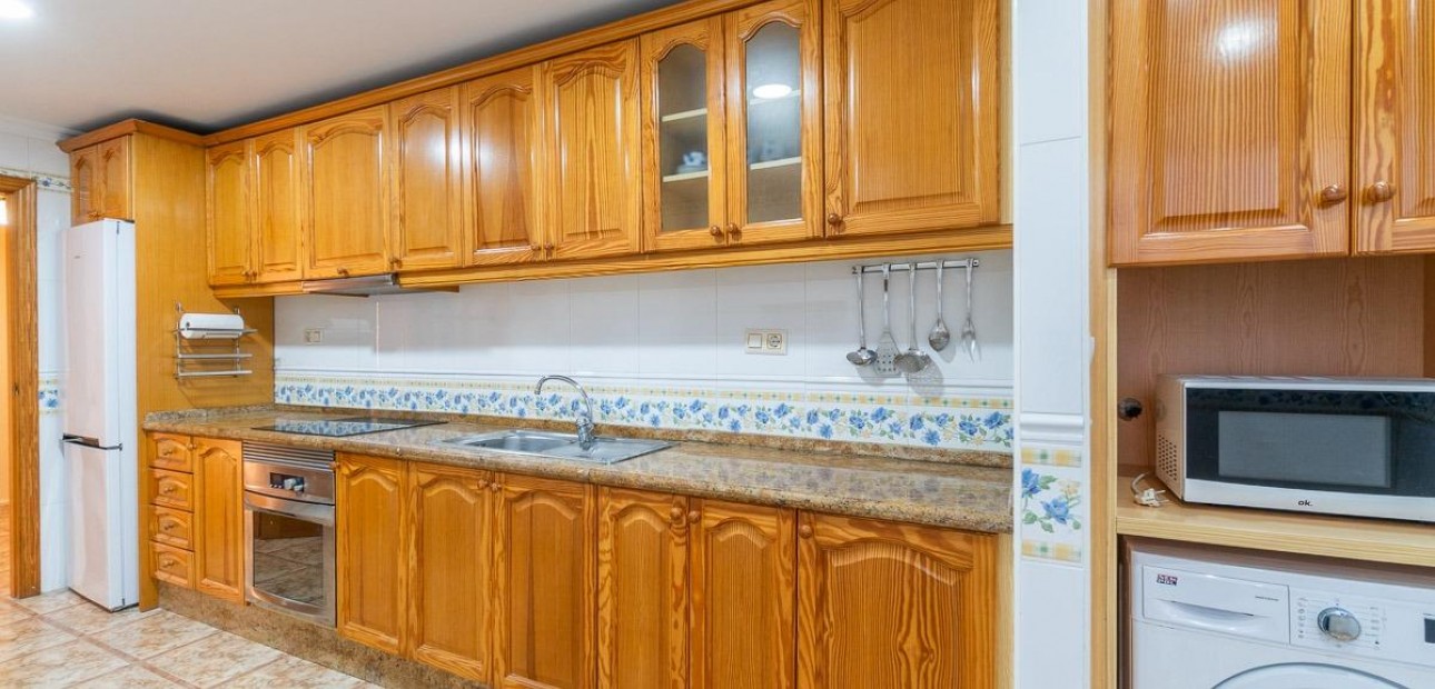 Venta - Apartamento / piso -
Torrevieja - Centro