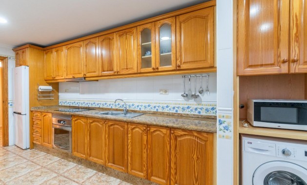 Venta - Apartamento / piso -
Torrevieja - Centro