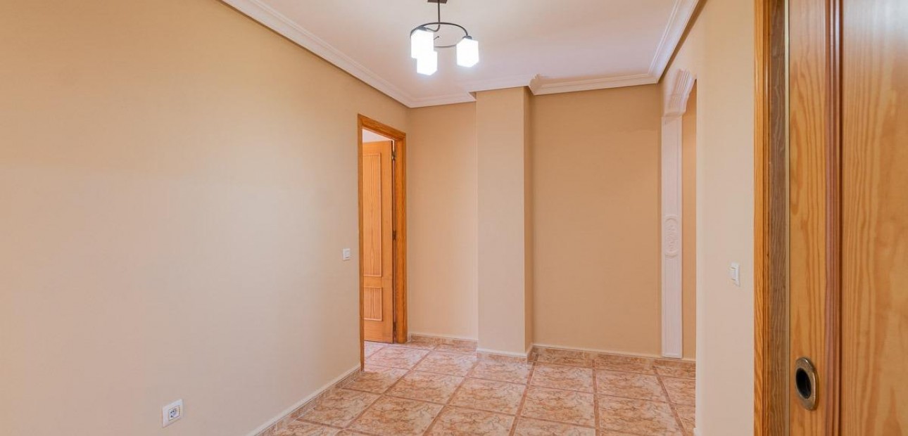 Venta - Apartamento / piso -
Torrevieja - Centro