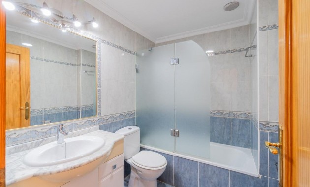 Venta - Apartamento / piso -
Torrevieja - Centro